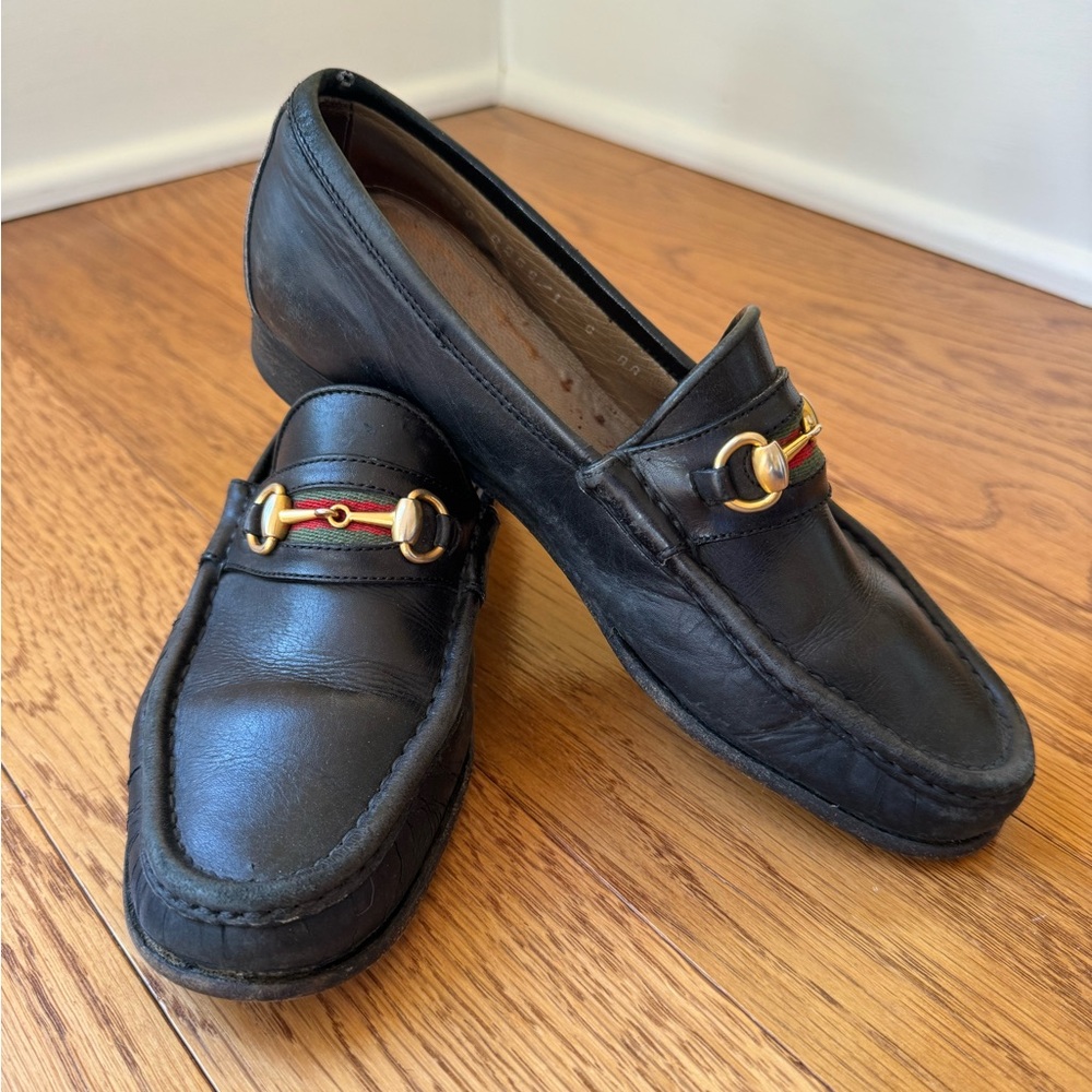 Women’s, vintage, Gucci loafers in size 6AA